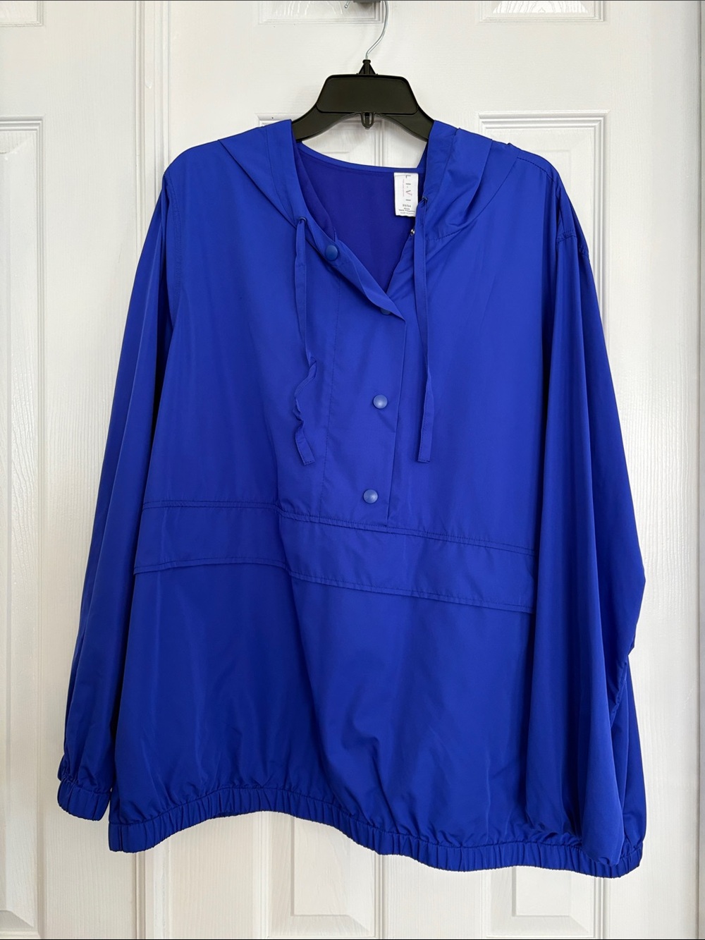 LIVI by Lane Bryant Lightweight Hooded Pullover Windbreaker Jacket Electric Blue